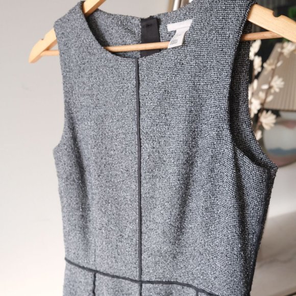 H&M Black and White Midi Dress - Timeless Elegance! 🖤 - Picture 6 of 8